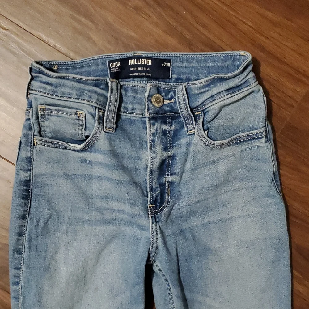 Hollister High Rise Flare Jeans - Picture 3 of 6